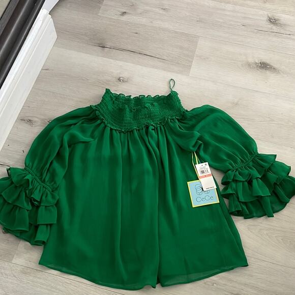 CeCe Tops - CECE brand new with Tag blouse with detailed sleeve